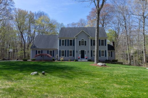 Detached House in Killingworth, Middlesex County