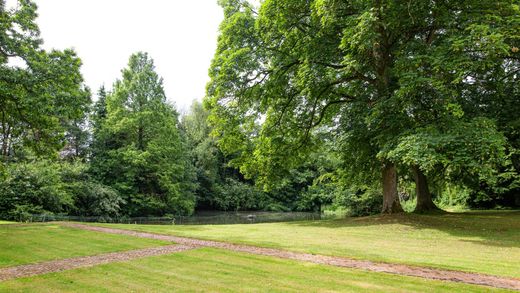 أرض ﻓﻲ Mouvaux, North