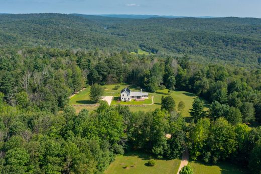 Detached House in Sandisfield, Berkshire County