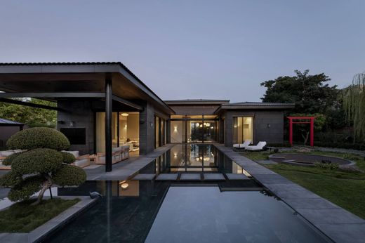 Villa in Kfar Shmaryahu, Tel Aviv District