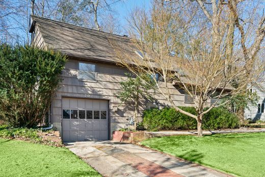 Einfamilienhaus in Melville, Suffolk County