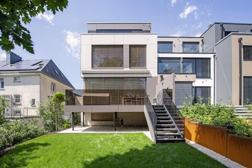 Mehrfamilienhaus in Strassen, Luxembourg