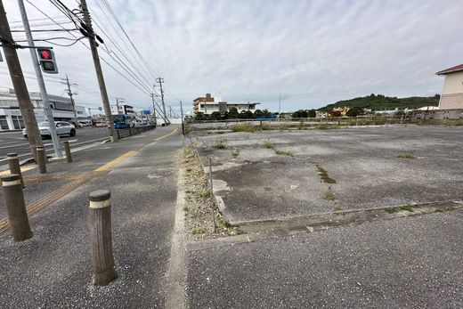 Land in Tomigusuku, Tomigusuku-shi