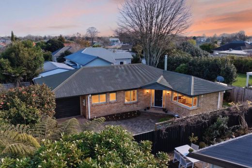 Luxus-Haus in Waipahihi, Taupo District