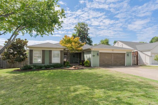 Detached House in Nichols Hills, Oklahoma County