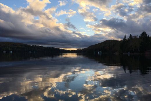 Luxury home in Lac-Manitou-Sud, Laurentides