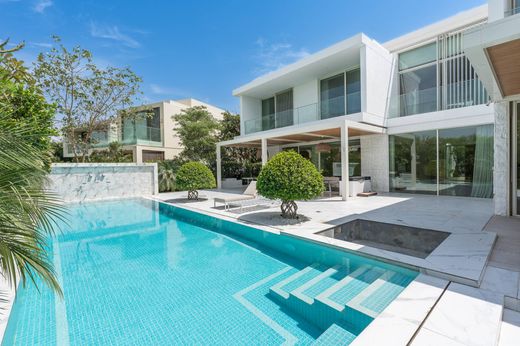 Luxury home in Dubai