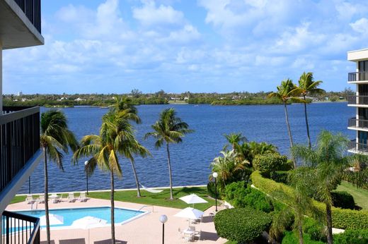 Apartment in Palm Beach, Florida