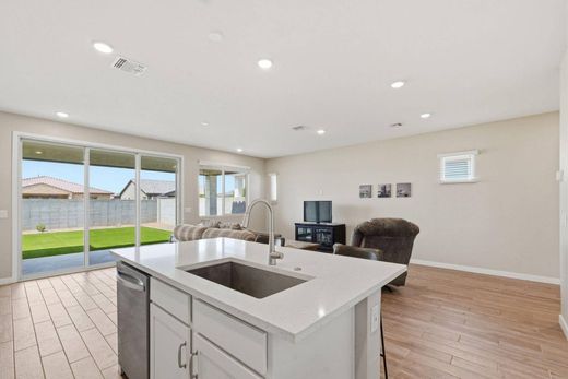 Detached House in Goodyear, Maricopa County
