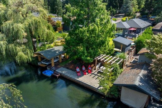 Luxury home in Lake Oswego, Clackamas County