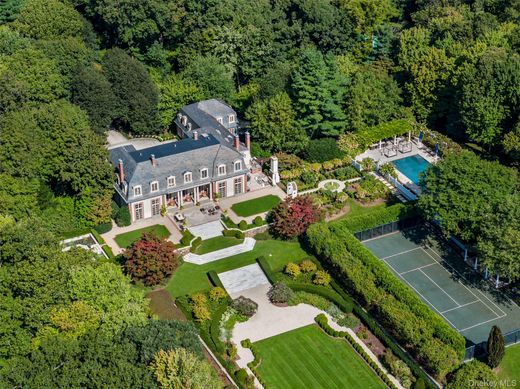 Detached House in Brookville, Nassau County