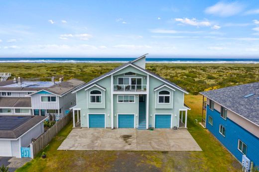 Luxury home in Ocean Shores, Grays Harbor County