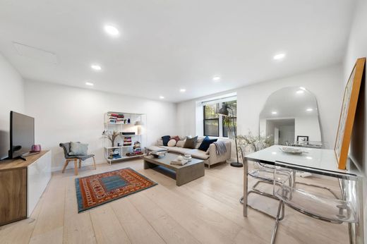 Apartment in White Plains, Westchester County