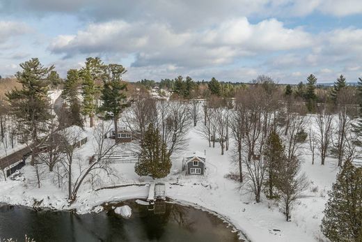 Casa Unifamiliare a Lac-Brome, Montérégie