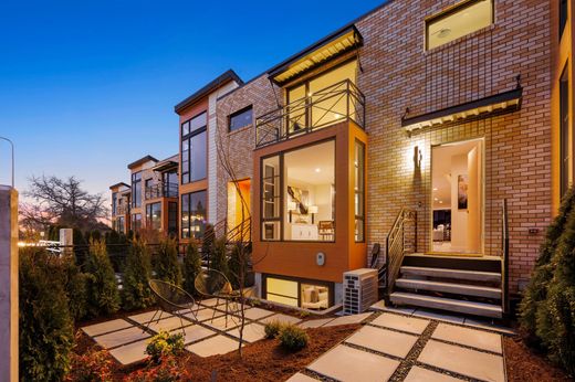 Townhouse in Kirkland, King County