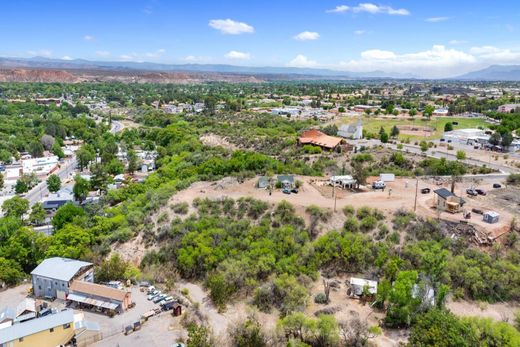 Grond in Cottonwood, Yavapai County