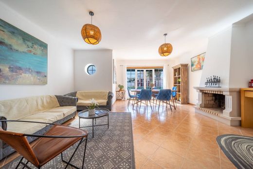 ‏וילה רב-משפחתית ב  Azambuja, Distrito de Lisboa