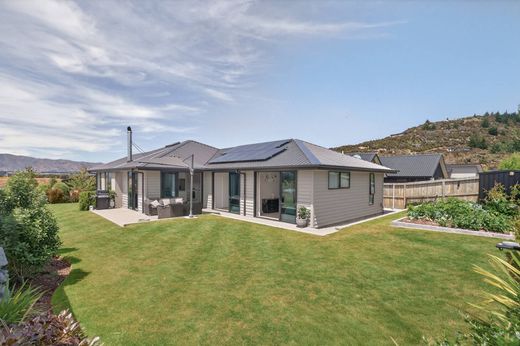Detached House in Wanaka, Queenstown-Lakes District