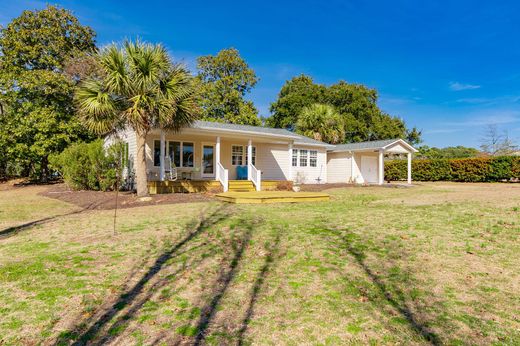 Luxury home in Newport, Carteret County