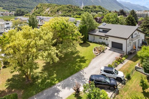 Detached House in Granges, Sierre District