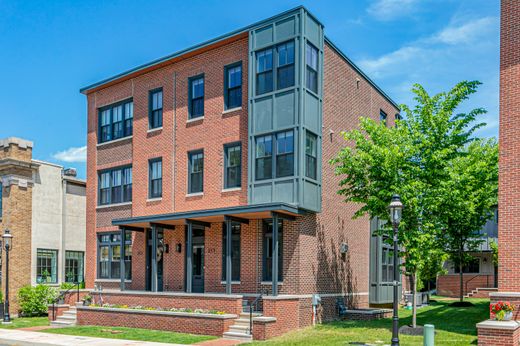 Townhouse - Newtown, Bucks County