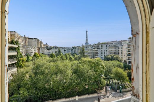 Semidetached House in La Muette, Auteuil, Porte Dauphine, Paris