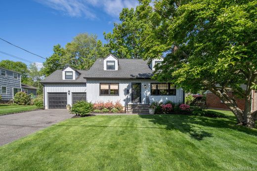 Detached House in Oyster Bay, Nassau County