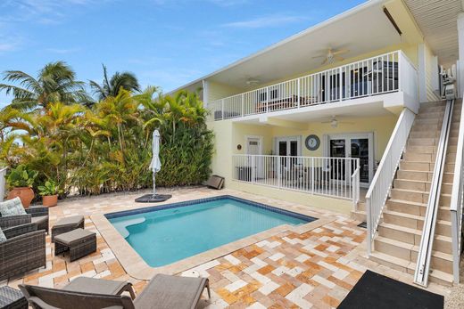 Duplex in Key Colony Beach, Monroe County