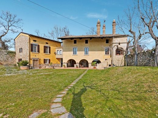 Casa de campo en Caprino Veronese, Provincia di Verona