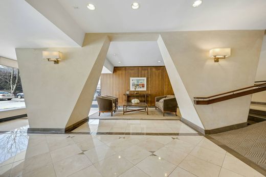 Luxury home in Fort Lee, Bergen County