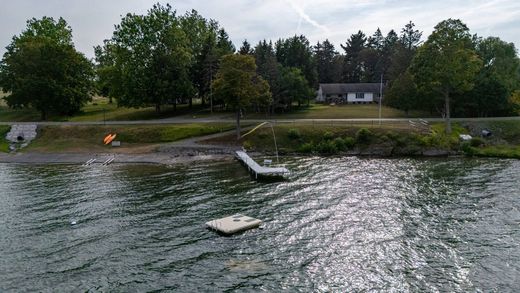 ‏בית חד-משפחתי ב  Interlaken, Seneca County