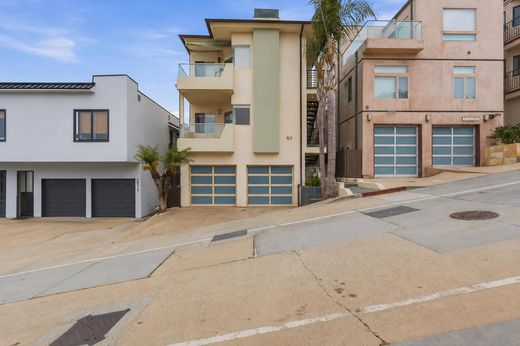 Duplex in Manhattan Beach, Los Angeles County