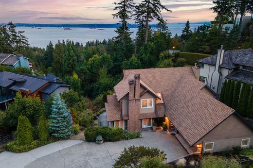 Detached House in West Vancouver, Metro Vancouver Regional District