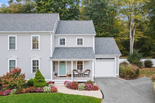 Detached House in Westbrook, Middlesex County