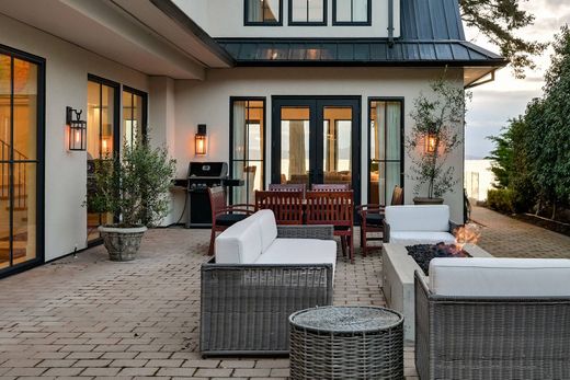 Detached House in Saanich, Capital Regional District