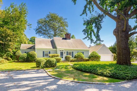 Detached House in Bridgehampton, Suffolk County