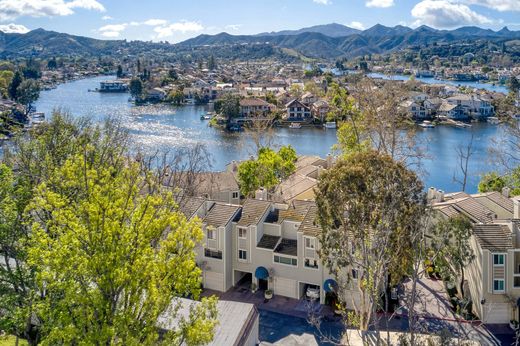 Apartment in Westlake Village, Los Angeles County