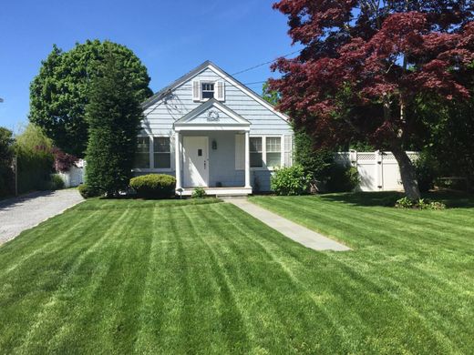 Detached House in Southampton, Suffolk County
