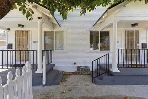 Duplex in Lomita, Los Angeles County