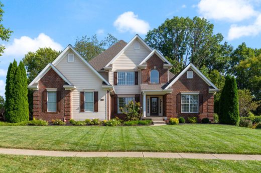 Detached House in Crestwood, Oldham County