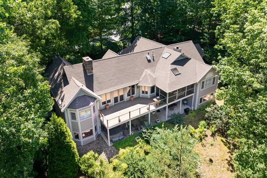 Einfamilienhaus in Hendersonville, Henderson County