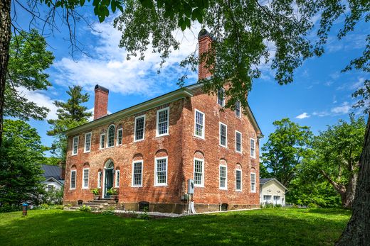 Detached House in South Woodstock, Windsor County