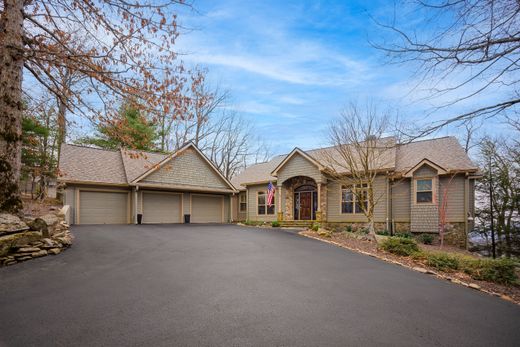 Detached House in Big Canoe, Pickens County