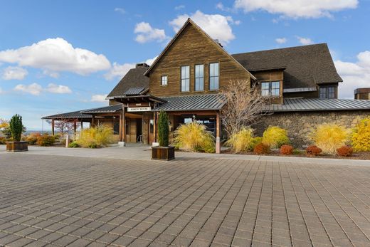 Luxury home in Powell Butte, Crook County