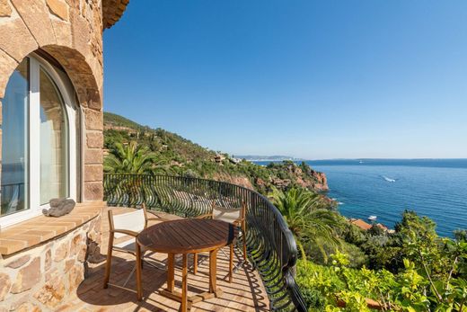 Detached House in Théoule-sur-Mer, Alpes-Maritimes