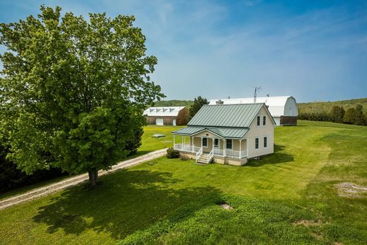 Maricourt, Estrieの一戸建て住宅