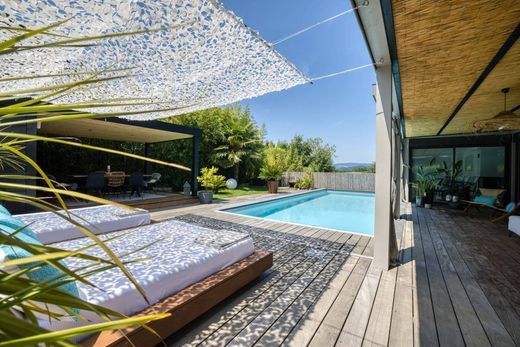 Vrijstaand huis in Annecy-le-Vieux, Haute-Savoie