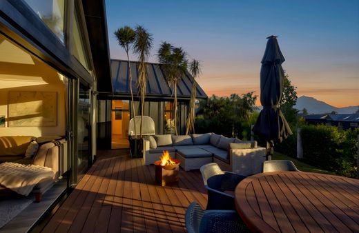 Detached House in Queenstown, Queenstown-Lakes District