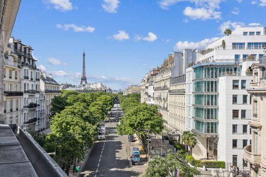 Apartment in Champs-Elysées, Madeleine, Triangle d’or, Paris