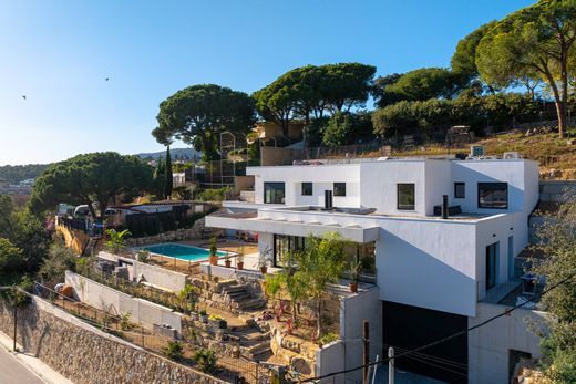 Einfamilienhaus in Cabrils, Provinz Barcelona